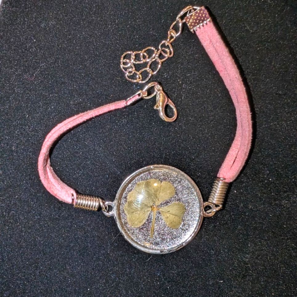 Real 4 Leaf Clover Pendant Bracelet